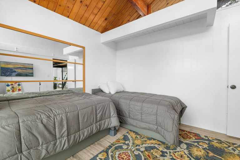 Bedroom 2, Big Bear Lake View, San Bernardino