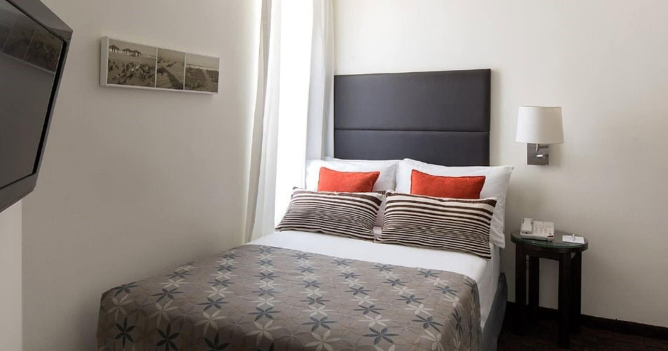 Bedroom 2, Metropolitan Hotel