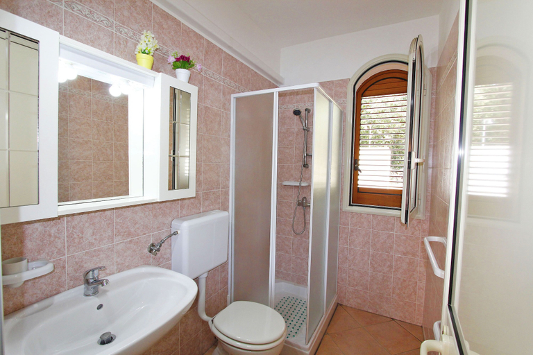 Bathroom, Villetta 54, Lecce