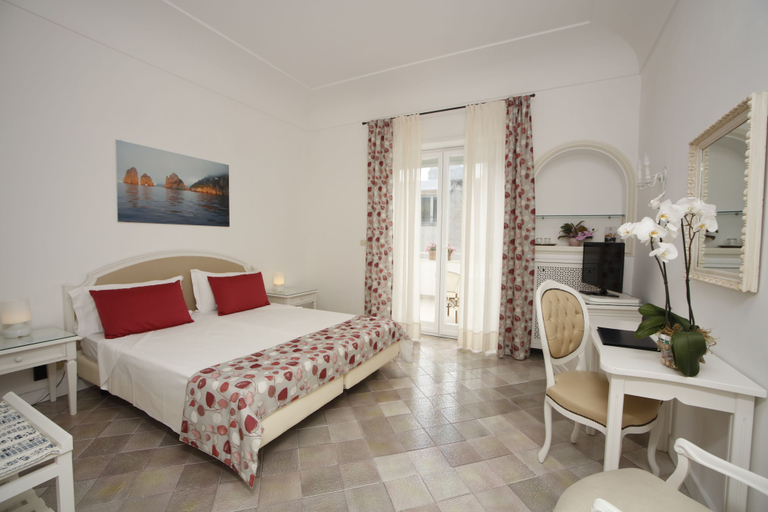 Bedroom 4, Villa San Felice, Napoli