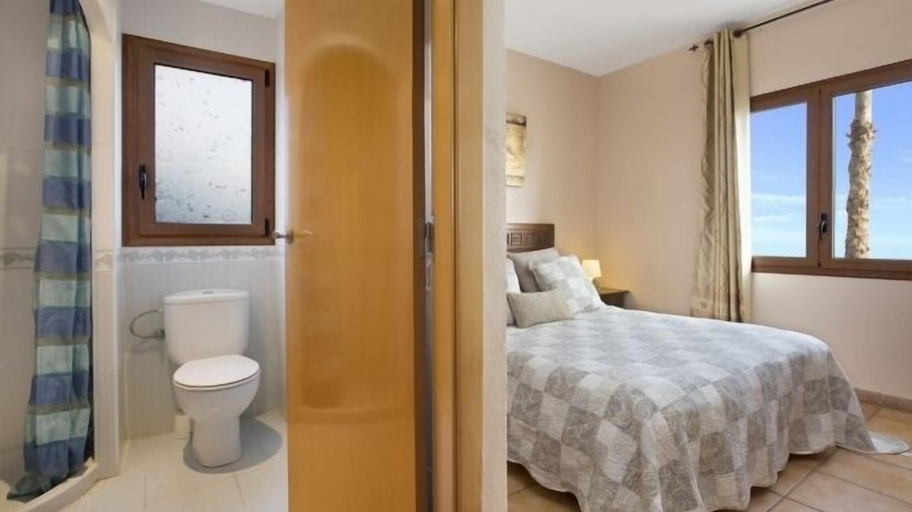 Bedroom 2, Villa Palmeras, Girona
