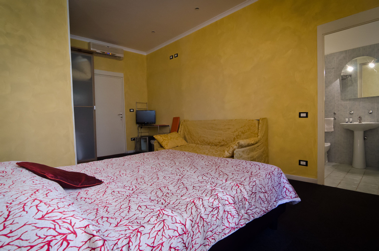 Bedroom 13