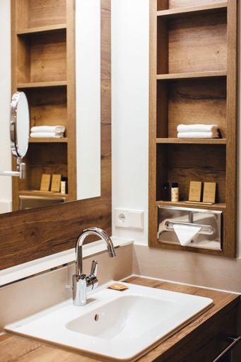 Bathroom 5, Hotel Edita, Lindau (Bodensee)