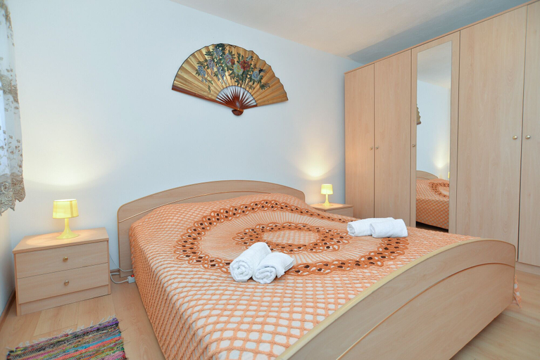 Bedroom 2, Apartment 903, Fažana