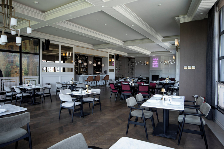 Food & Drinks 4, Hilly Hotel, Merkez