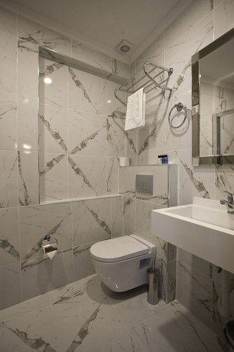 Bathroom 5, Pera Line Hotel, Beyoğlu