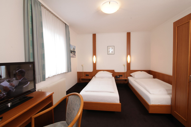 Bedroom 2, Hotel und Gasthof Ritter St. Georg, Erlangen