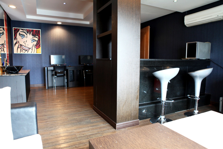 Others 4, V Hotel, Seo