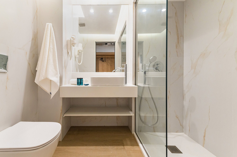 Bathroom 5, Hotel Acandia, South Aegean