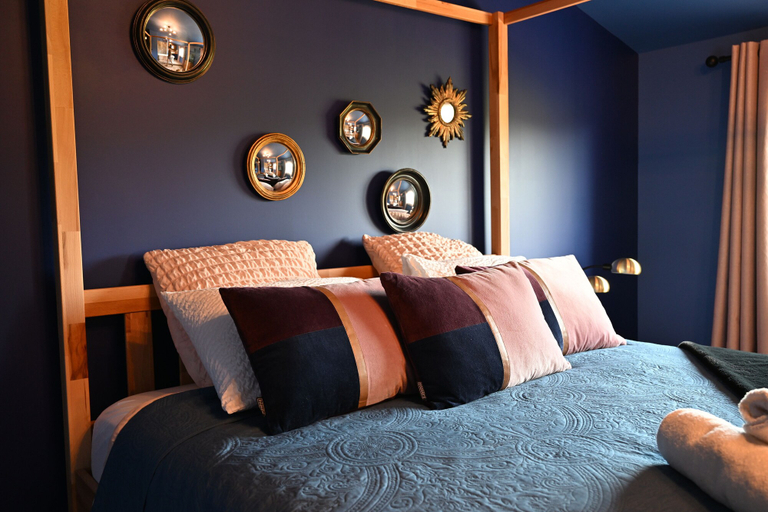 Bedroom 4, SOUS LES PINS, Var