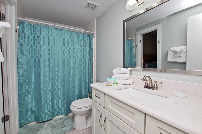 Bathroom, Phoenix X 1208, Escambia