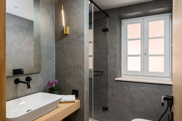 Bathroom 5, New York Luxury Suites, Ionian Islands