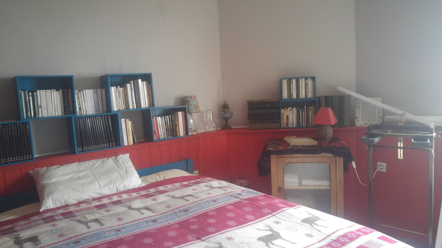 Bedroom 2, Chambre de Babouchka, Ille-et-Vilaine