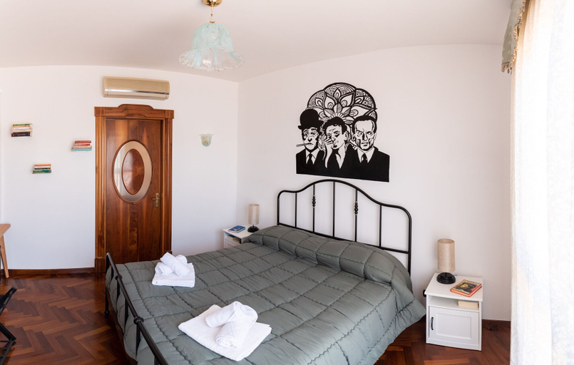 Bedroom 5, L'ATTICO FUGGENTE, Napoli