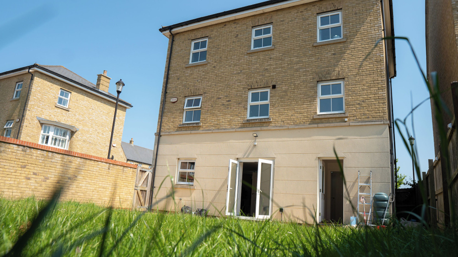 Exterior & Views 2, Stunning 6-bed House in Milton Keynes, Buckinghamshire