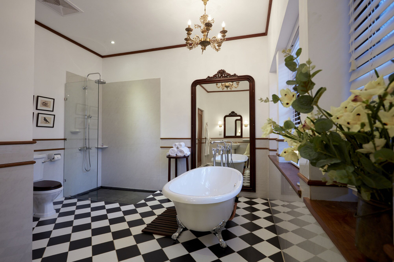 Bathroom 5, Thotalagala, Haputale