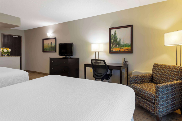 Bedroom 3, Best Western Pembroke Inn & Conference Centre, Renfrew