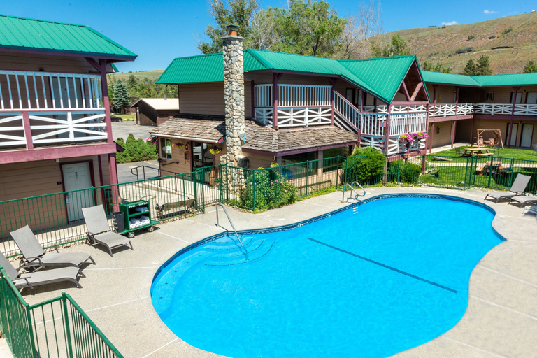 Sport & Beauty 1, AbbyCreek Inn, Okanogan