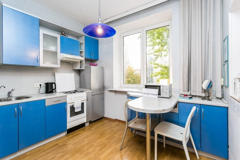 Others 4, Apartment on Staryi Tolmachevskiy, Central