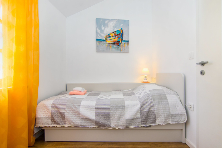 Bedroom 3, House Tia, Jelsa
