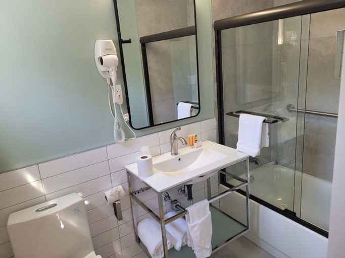 Bathroom 3