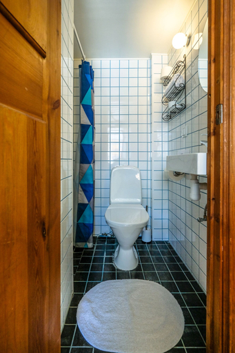 Bathroom 4, Blacksmith Old Town Apartments, Tallinn