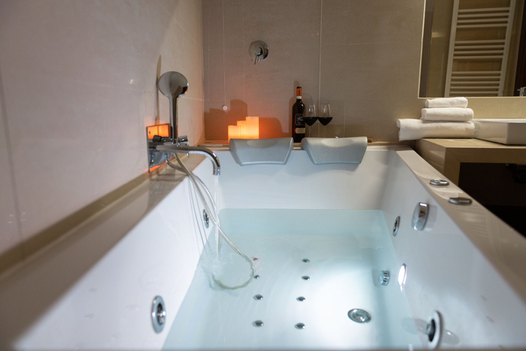 Bathroom 4, Navona Central Suites, Rome
