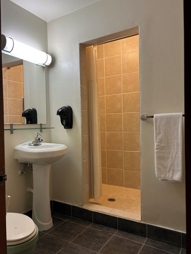 Bathroom 3, Valued Stay Mayflower, Dane