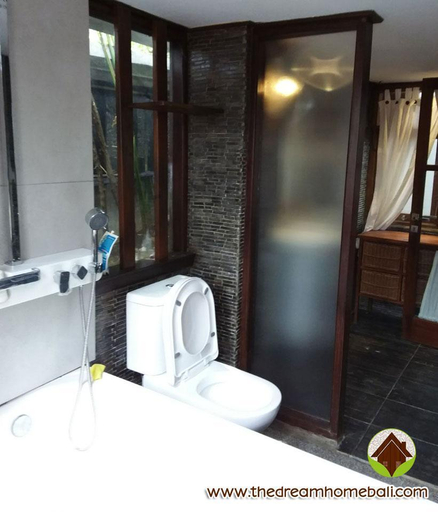 Bathroom 5, The Dream Home Villas, Denpasar