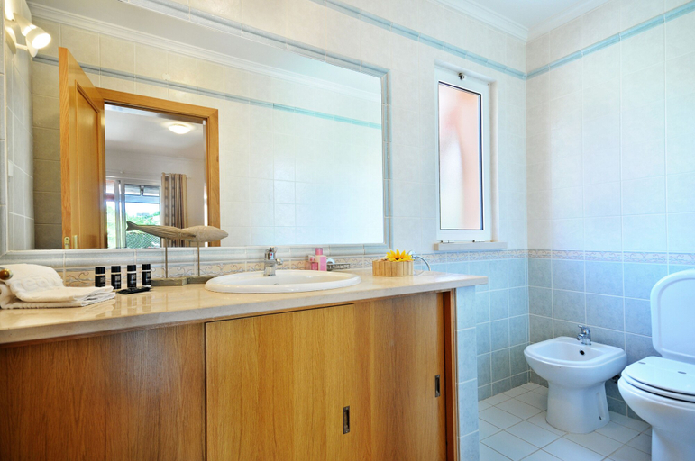 Bathroom 5, Jardim Da Meia Praia Hotel, Lagos