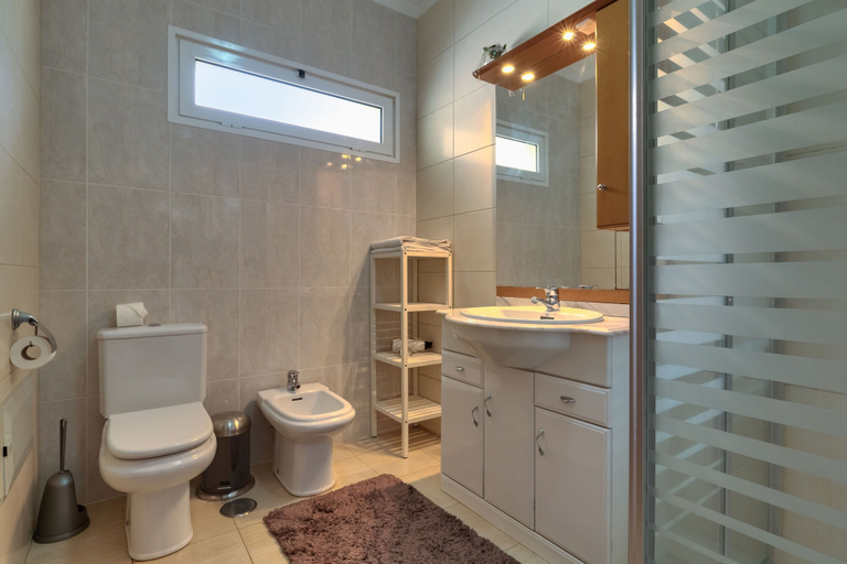 Bathroom 4, Villa Violeta, Funchal