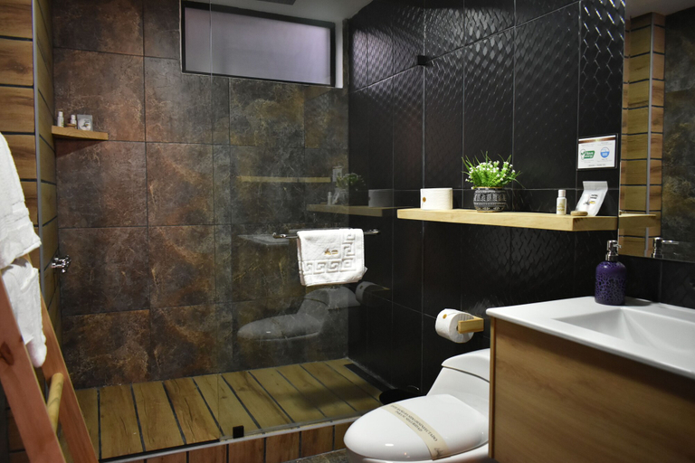 Bathroom 3, Vaway Hotel, Cuenca