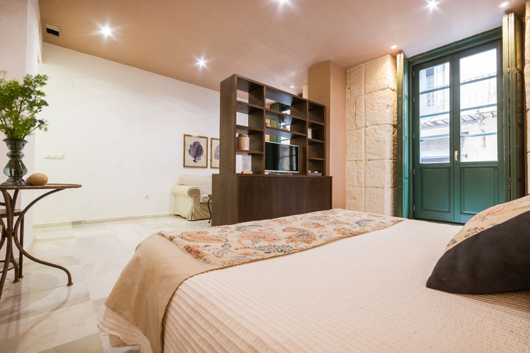 Bedroom 3, Luces de Catedral, Alicante