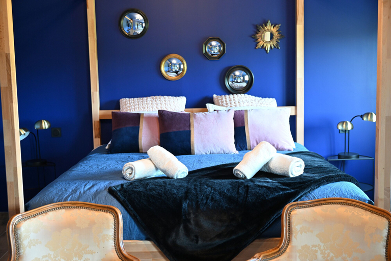 Bedroom 3, SOUS LES PINS, Var