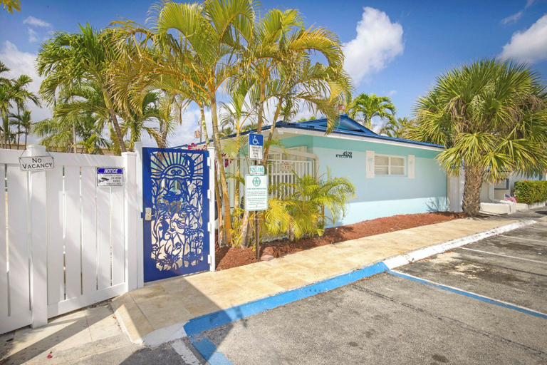 Exterior & Views 2, La Mer Suites, Broward
