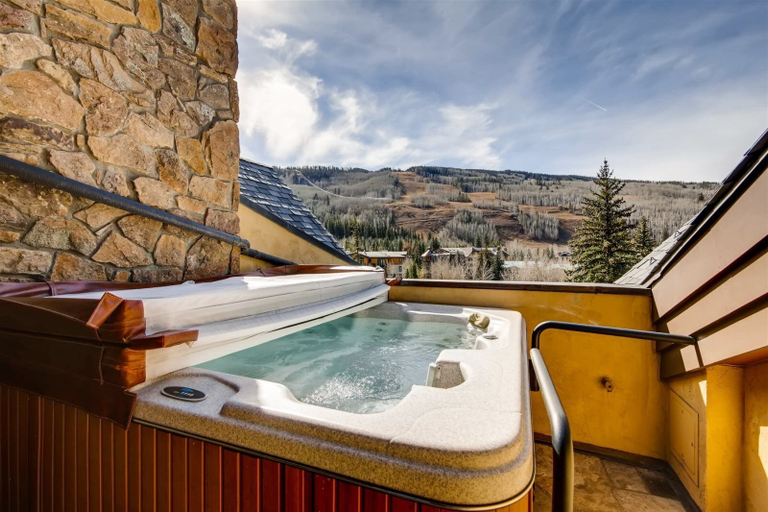 Sport & Beauty, 1-vail Mountain View 403, Eagle