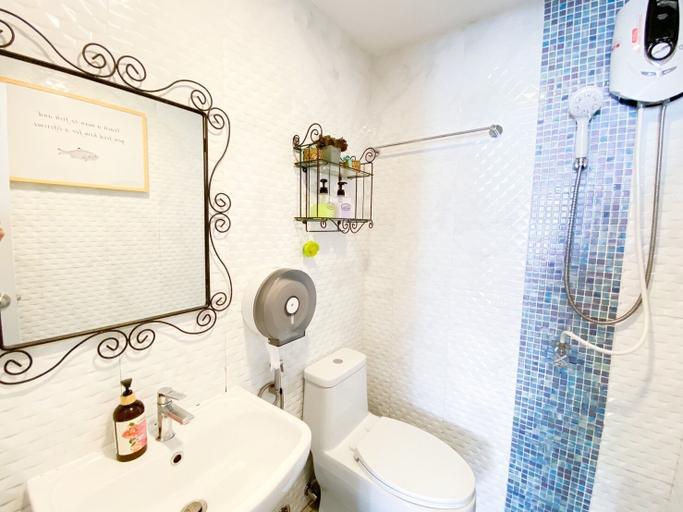 Bathroom 4, Sea Sand Trees, Muang Chon Buri