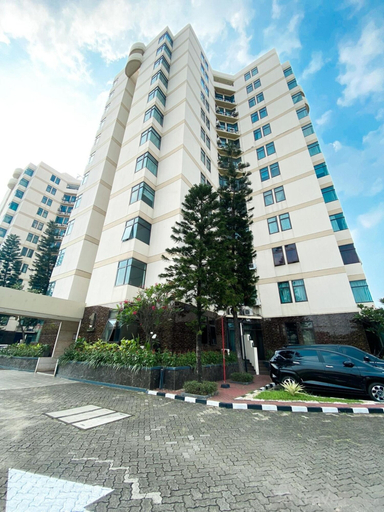 Exterior & Views 3, Homey 2BR Apartment Crown Court Executive Condominium By Travelio, Cikarang