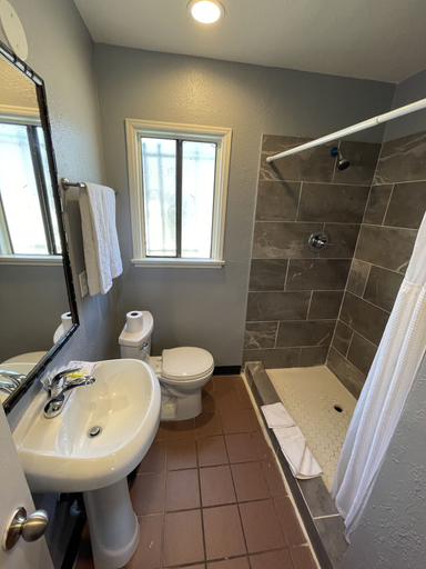 Bathroom 5, Cornett Motel, Los Angeles