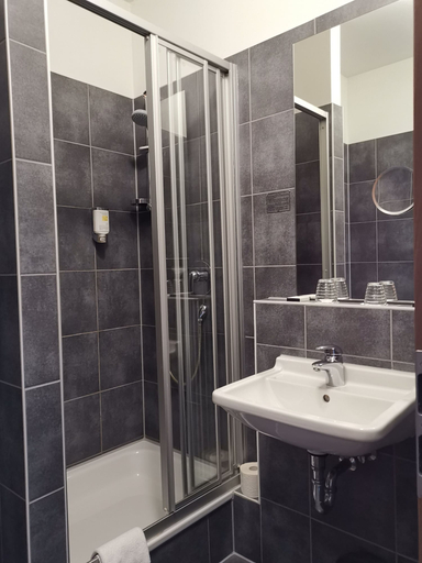 Bathroom 5, Hotel City Oase Lb, Ludwigsburg