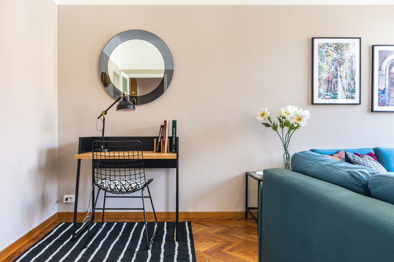 Living room 3, 2 Bedrooms Apartment in the City Center, Milano