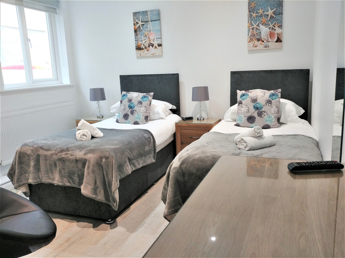 Bedroom 2, Meadow View Apartments, Cornwall
