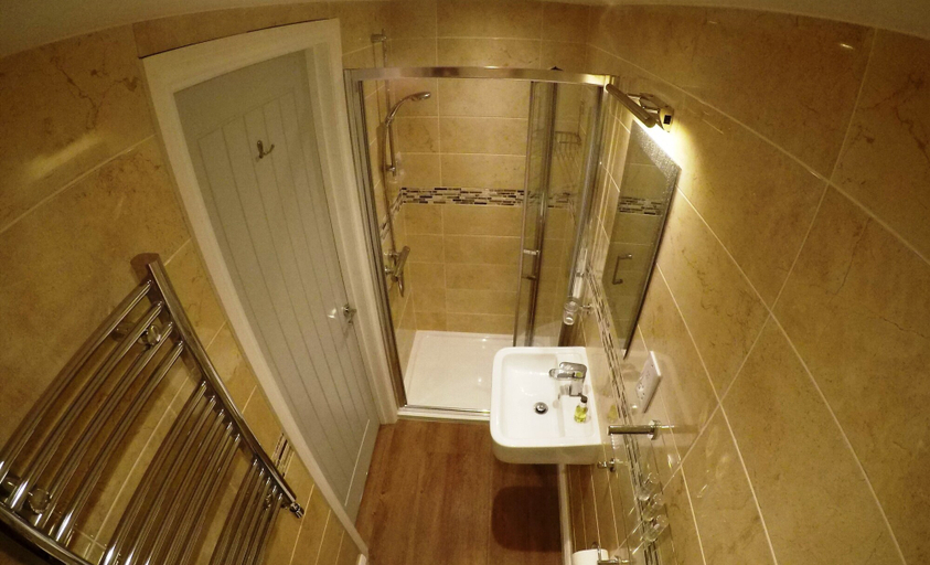 Bathroom 3, The Vine B & B, Lincolnshire