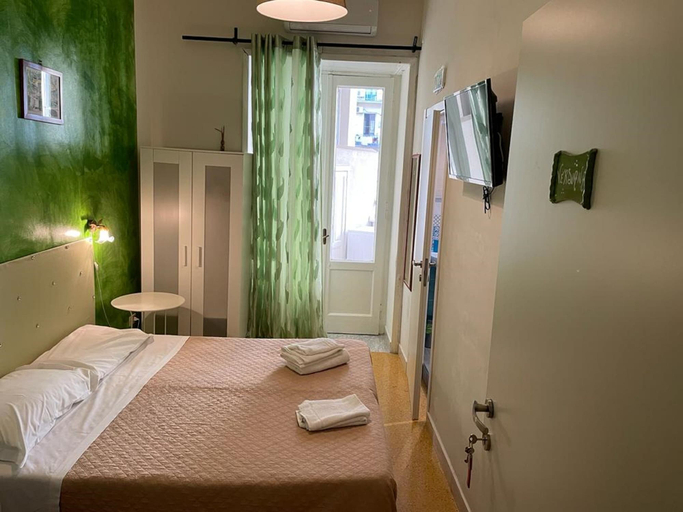Bedroom 3, B&B Antichi Riverberi in Station, Salerno