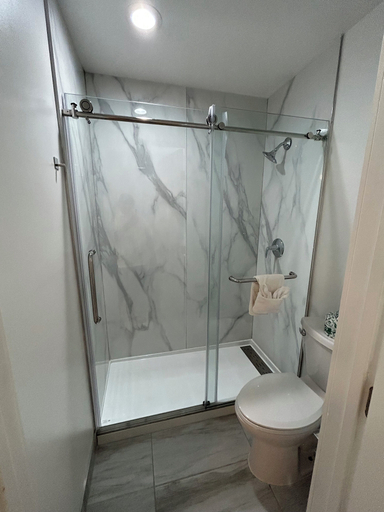 Bathroom 3, Hillside Inn, Sonoma