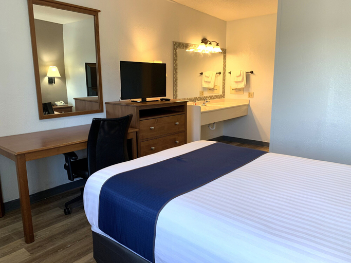 Bedroom 3, Cedar Cove, Erie