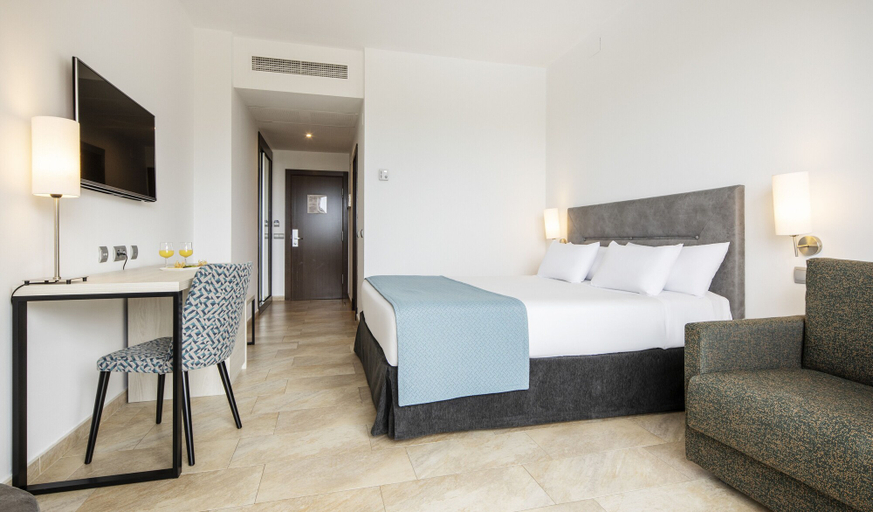 Bedroom 3, Hotel ILUNION Calas De Conil, Cádiz