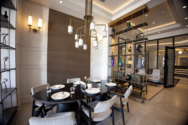 Food & Drinks 4, Hilly Hotel, Merkez
