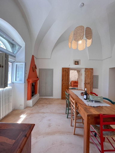 Room 3, TD Trulli Chiara Tastefully Decorated Trulli With Pool, Brindisi
