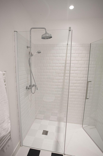 Bathroom 4, Villa Aitama, Gironde